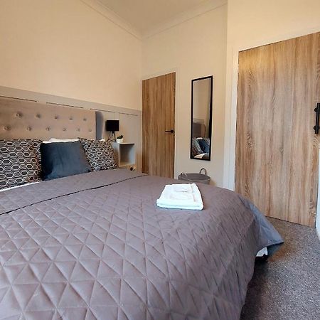 Modern & Bright, G/F, 1Br Apt. Real Hidden Gem Leilighet Hamilton Eksteriør bilde