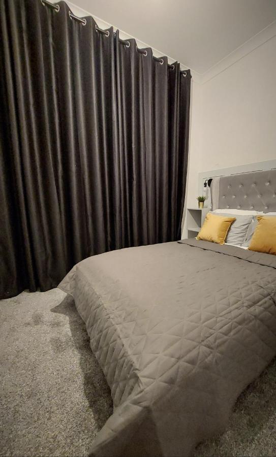 Modern & Bright, G/F, 1Br Apt. Real Hidden Gem Leilighet Hamilton Eksteriør bilde